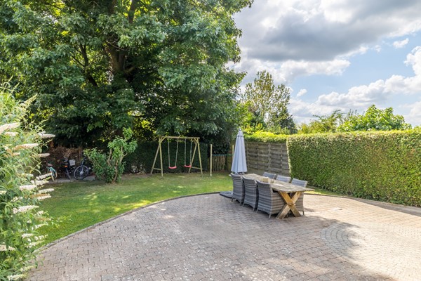 Foto - Te koop: Instapklare gemoderniseerde twee- onder- één kap woning uit 1969 met 144m2 wonen op een perceel van 391 m2 met een energielabel A in Simpelveld